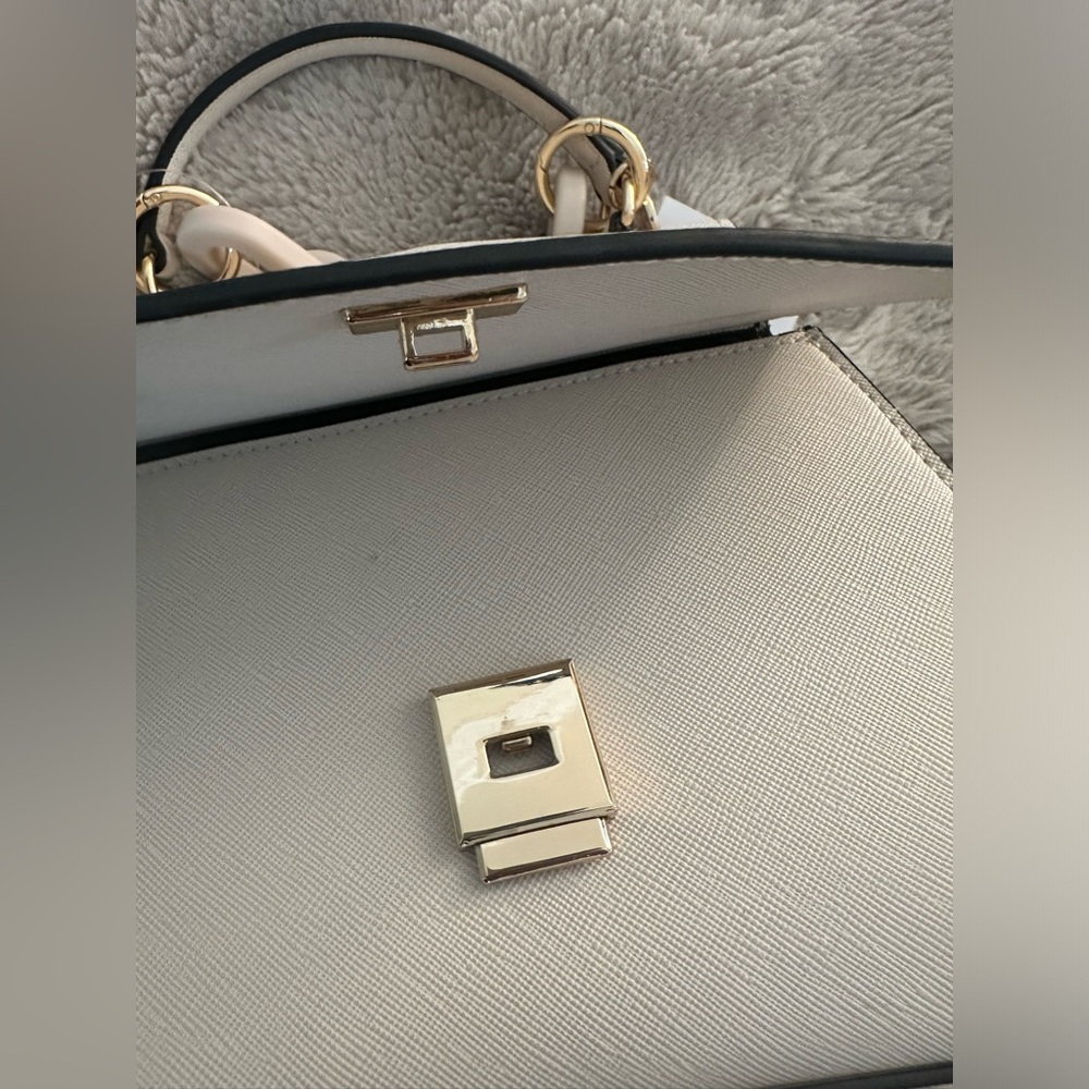 ALDO ERERRABAENN Beige Cream Crossbody bag with Top Handle & Acrylic Link Chain - Picture 6 of 12